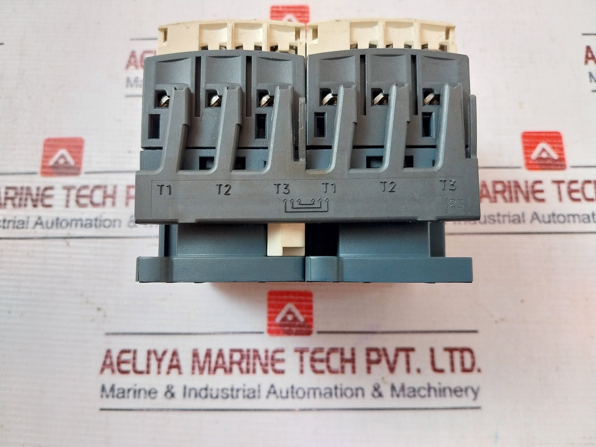Schneider Electric LC1D12 Contactor 25A 690V 50/60Hz