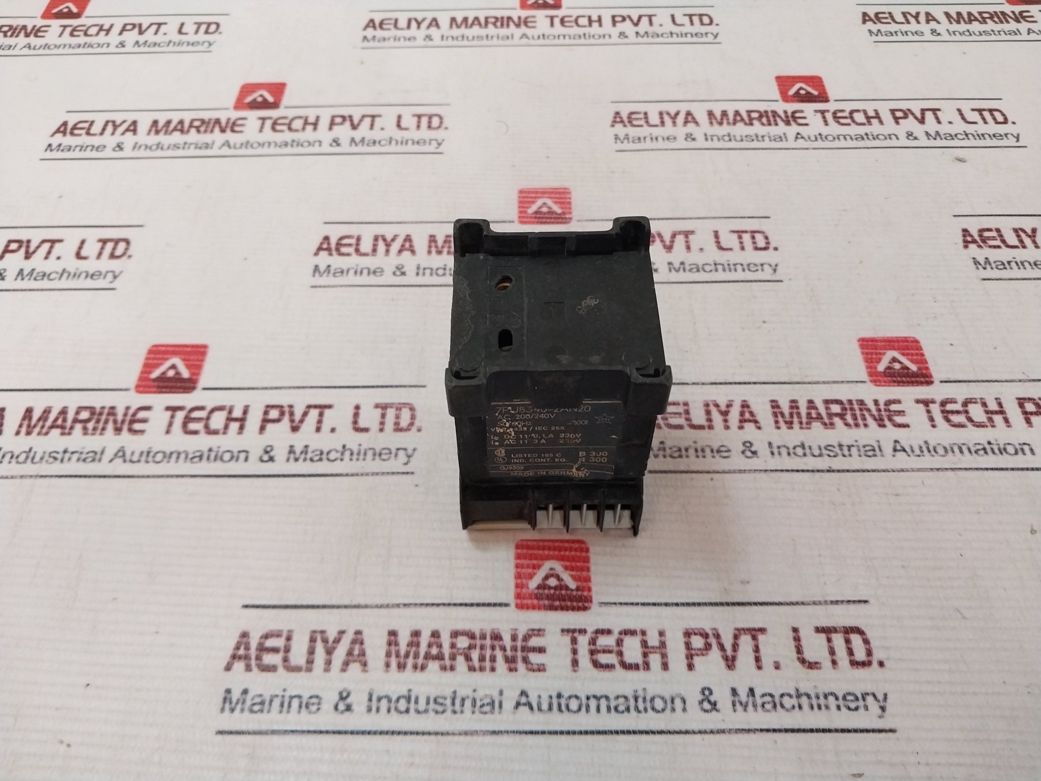 Siemens 7Pu8340-2An20 Time Relay 10S-100H 50/60Hz