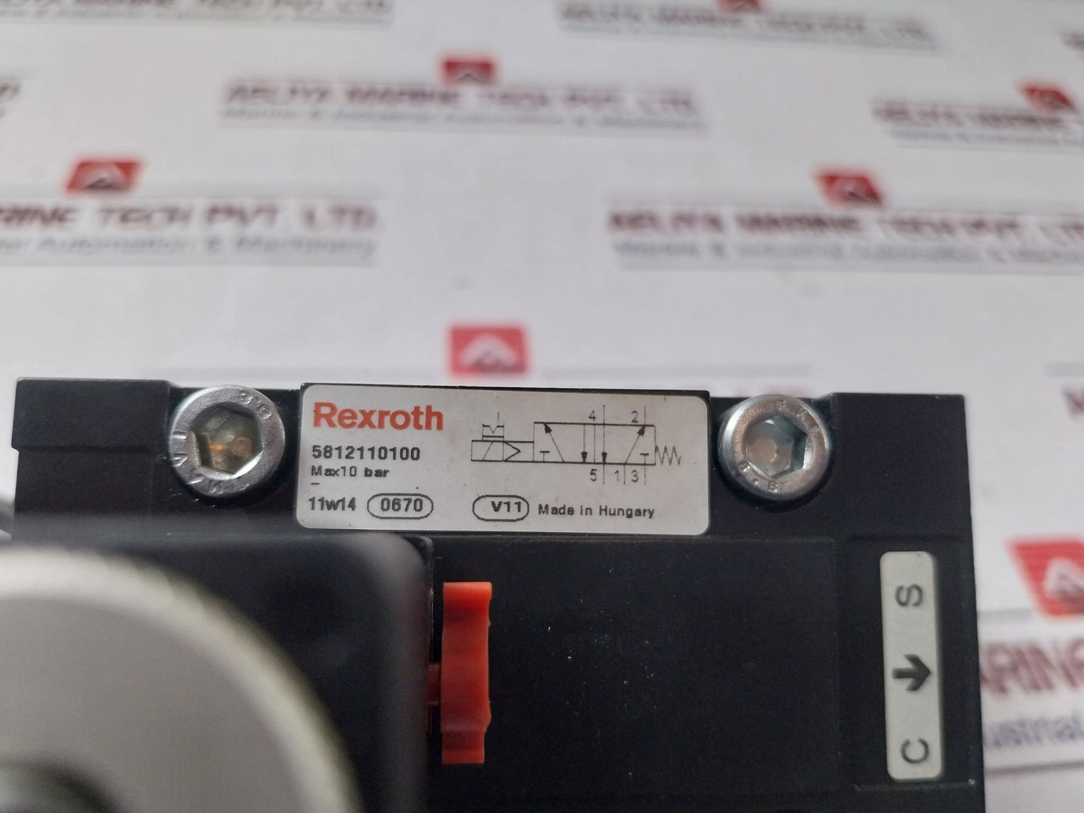Rexroth R401001276 Pneumatic Directional Valve 5812110100