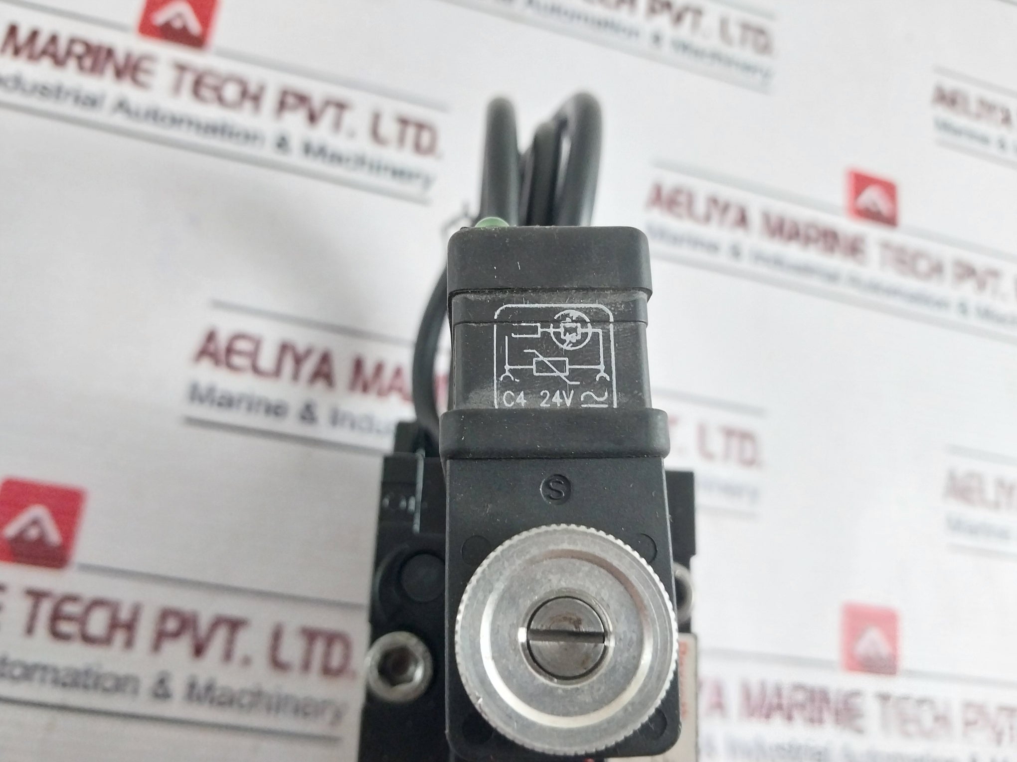 Rexroth 5812110100 Directional Pneumatic Valve 5W 24Vdc