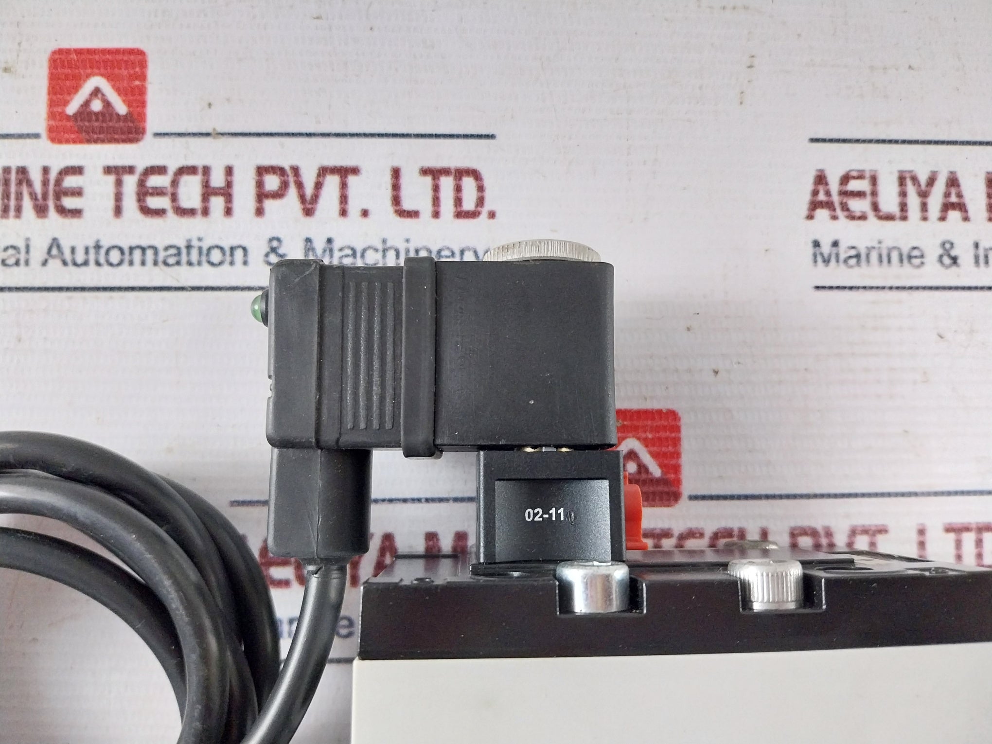 Rexroth 5812110100 Directional Pneumatic Valve 24V Dc 5W