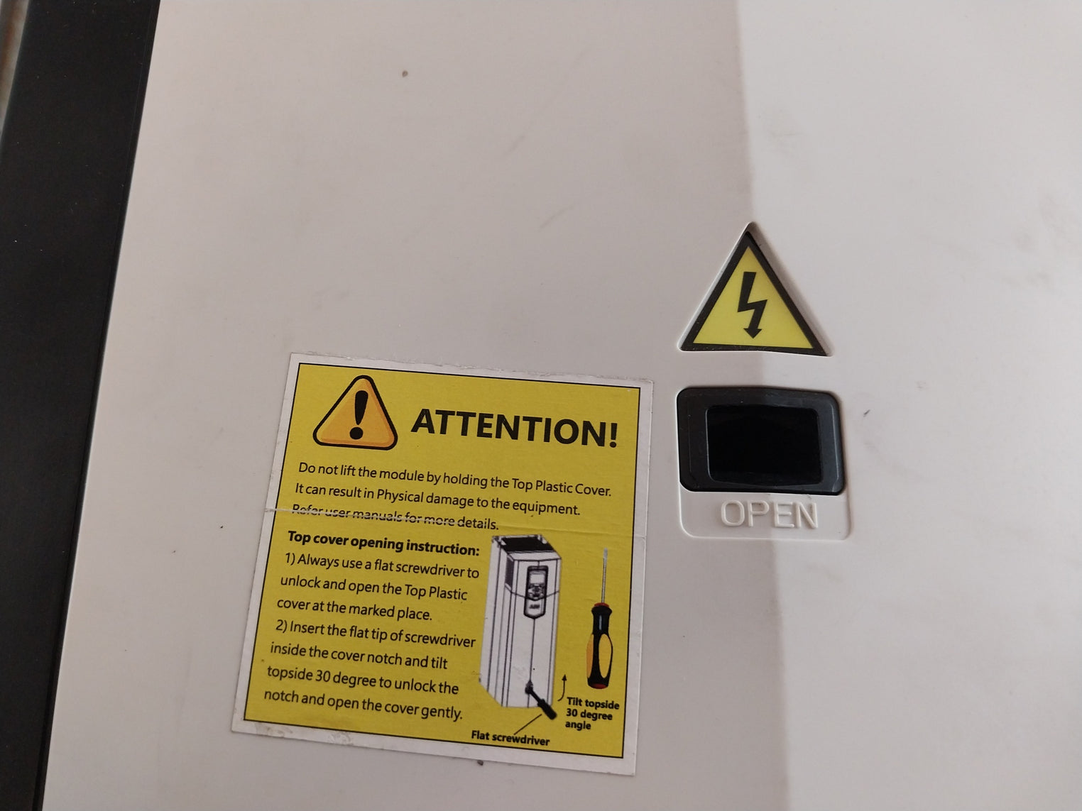 Abb Acs880-01-169A-3 Frequency Converter U1 3- 400 Vac F2 0-500Hz (Incomplete)