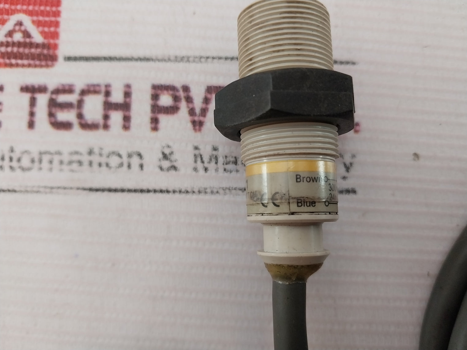 Omron E2F-x5Y1 Proximity Switch Sensor 24-240Vac