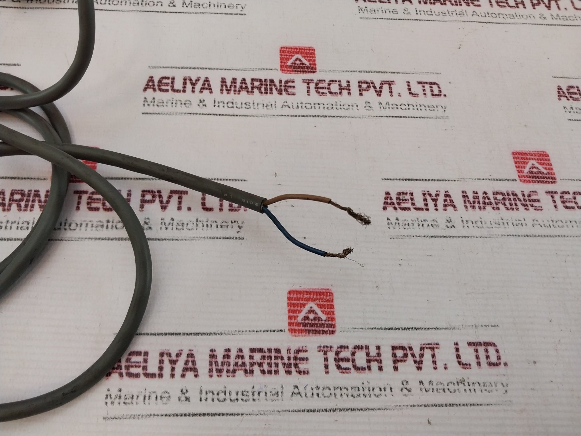 Omron E2F-x5Y1 Proximity Switch Sensor 24-240Vac