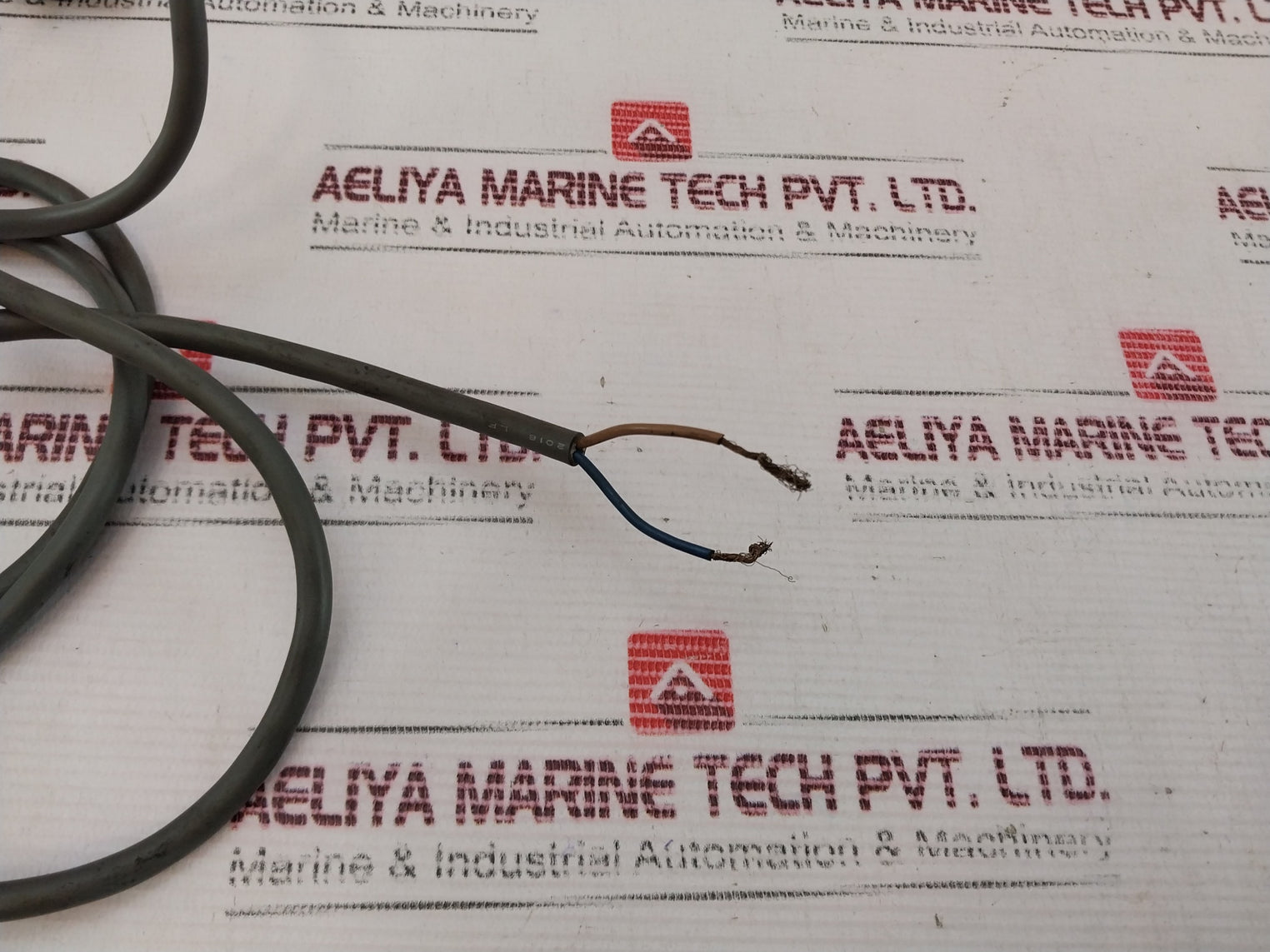 Omron E2F-x5Y1 Proximity Switch Sensor 24-240Vac