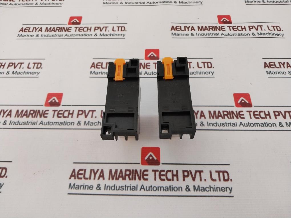 O/E/N 38A-2-240-sl Relay With Base