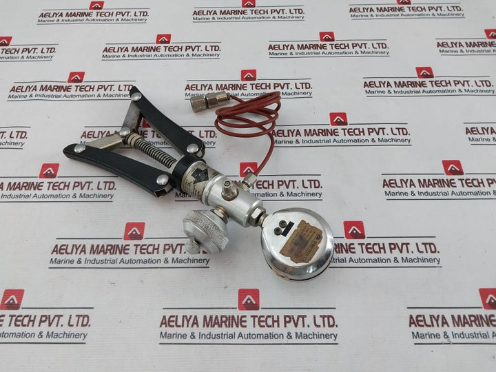 Si Pressure Tp1 Hand Held Test Pump Pressure Calibrator With Gauge Kit