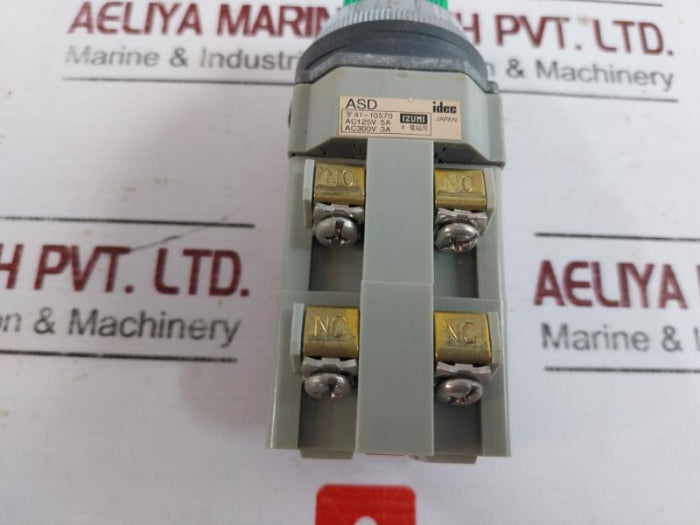 Idec Izumi Asd Selector Switch Core Only 41-10570 Ac125V 5A 16D-000-00F