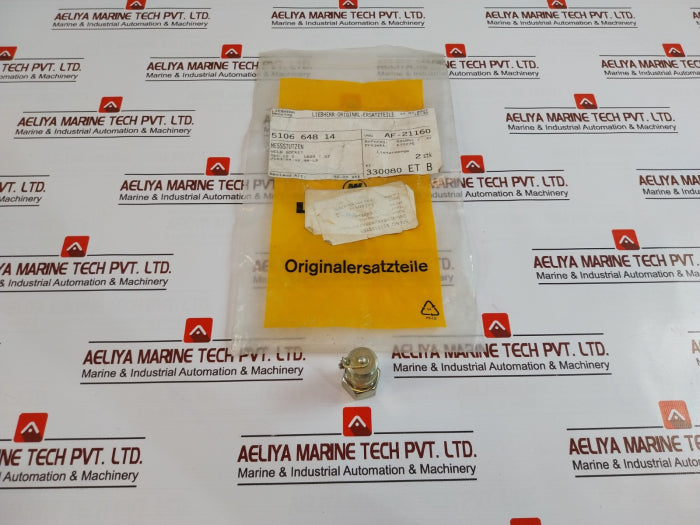 Liebherr 510664814 Oil Drain Screw With Valve 5510132159