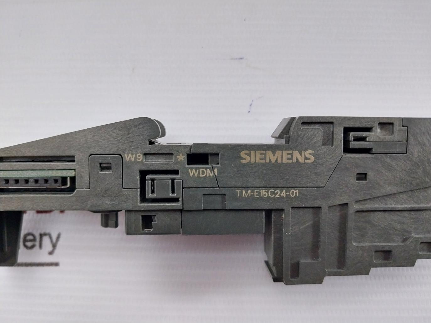 Siemens 6Es7 193-4Cb30-0Aa0 Plc Terminal Module Tm-e15C24-01 E02