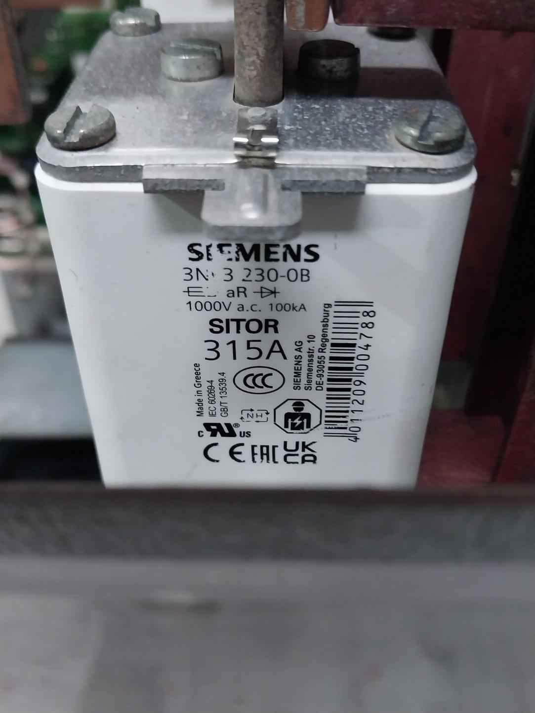 Siemens Simovert Vc 6Se7031-8Tf60-z Dc Inverter Drive G91+L30+ Dc 510-650V 221.0A