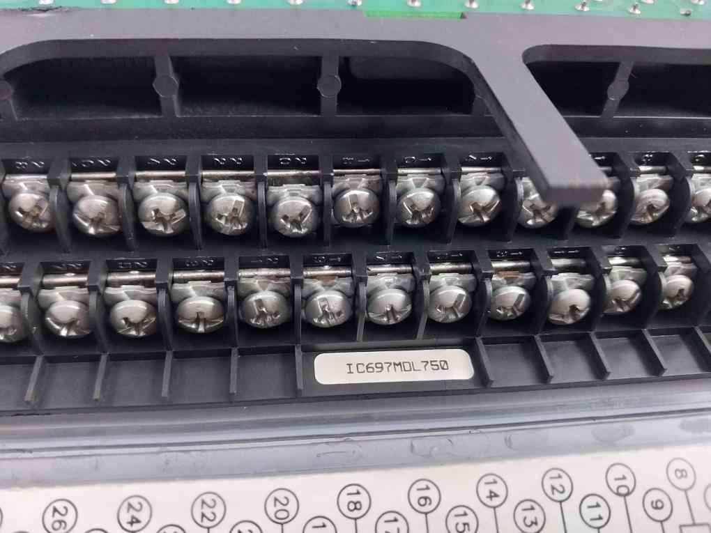 Ge Fanuc Ic697Pwr724F Plc Power Supply Module Ic697Bem711N D4C7A4 Ic697Mdl740