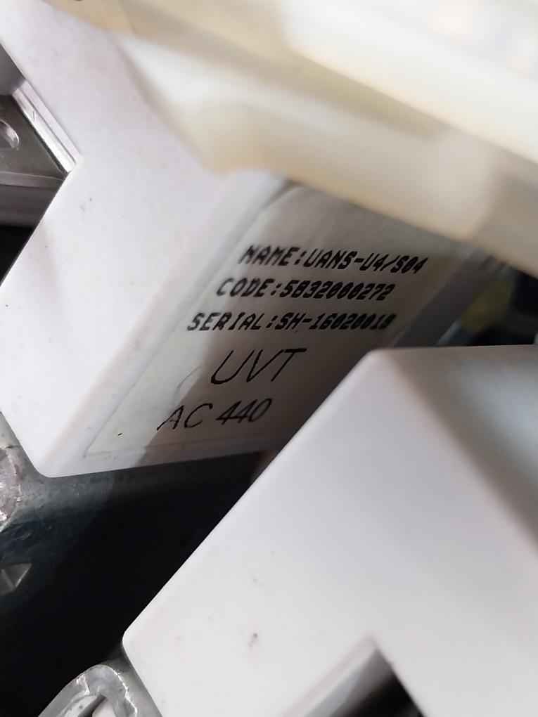 Hyundai Uan16A3B M1C1S168J Air Circuit Breaker 1000V 3-pole 50/60Hz