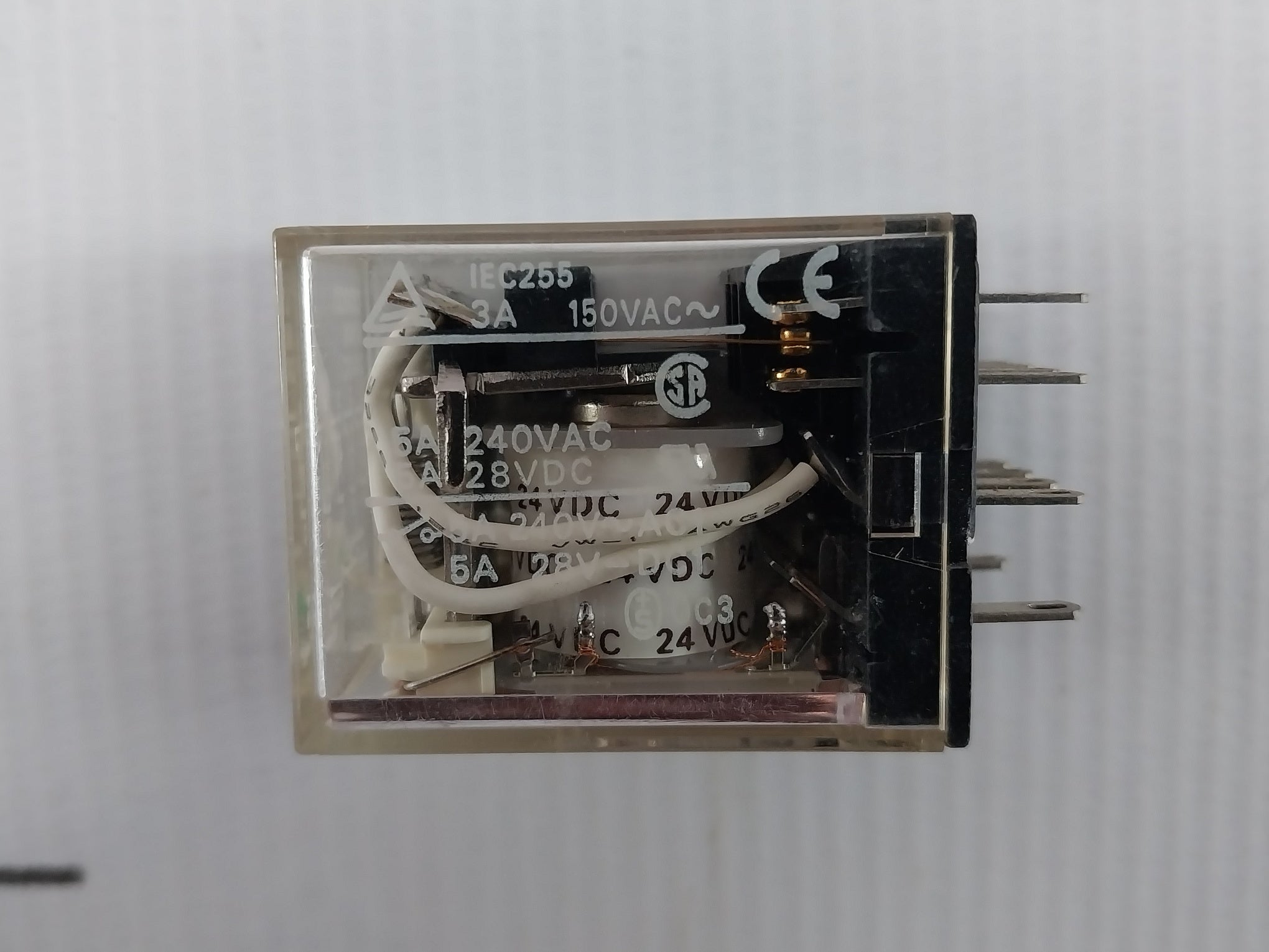 Lot of 7X OMRON MY4 Relay IEC255 Volts:24VDC I2 5A 240V