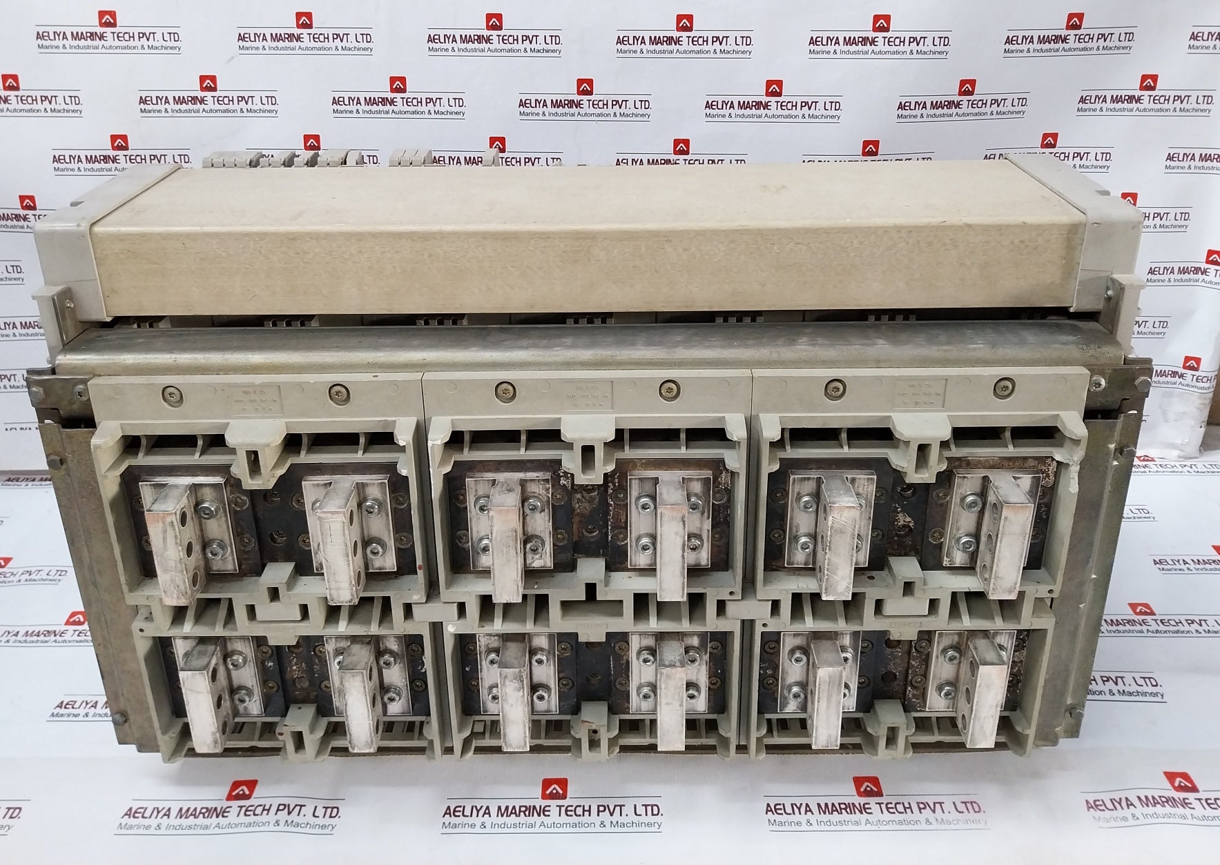 Schneider Electric Nw50 H1 Masterpact Circuit Breaker 1000V 12Kv 50-60Hz