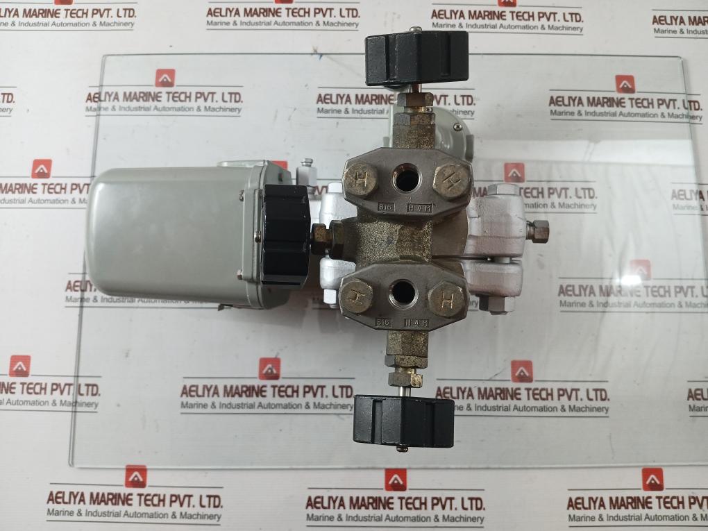 Yokogawa 35 Kgf/Cm2 Pneumatic Pressure Transmitter Part No: Y/15A1-lk1/L/Gas-fm/Cal-m