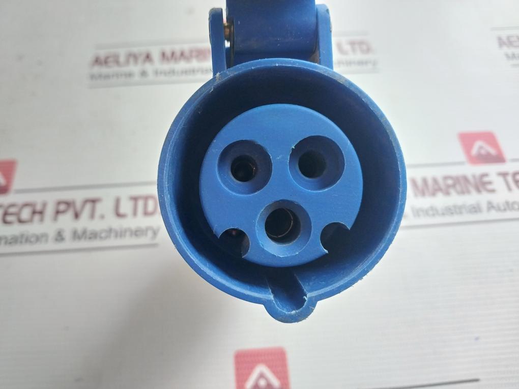 213 Weather Proof Connector 16A-6H/220-250V