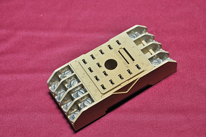 Lot Of 2X Releco SK-3004 Relay Socket