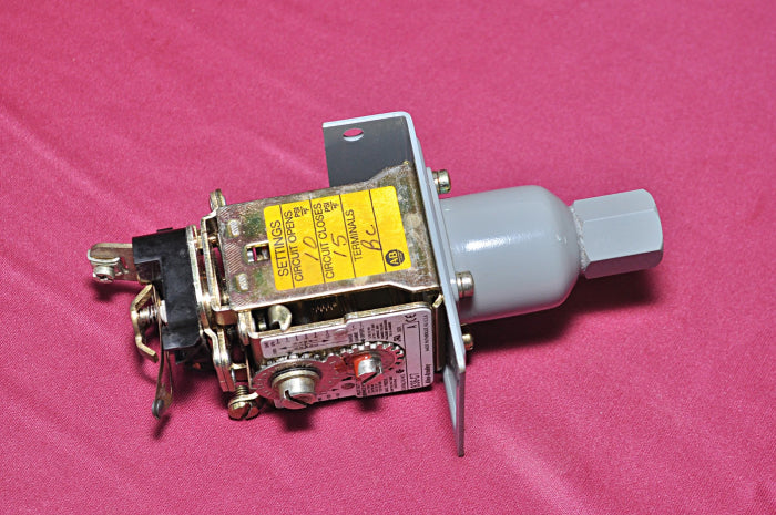 ALLEN-BRADLEY 836-C7 RANGE PRESSURE CONTROL