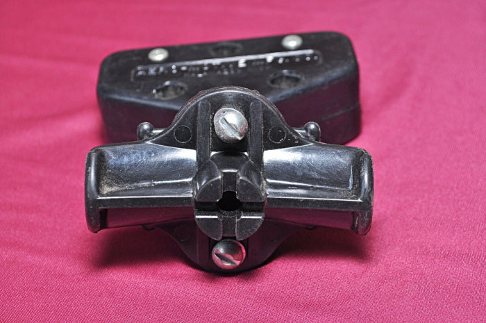 Aero-motive festoon carrier trolley