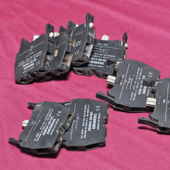 Lot Of 8X Siemens 3Sb04 00-0B Contact Block 660V~