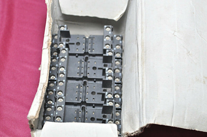 Schrack Pt 78703 Relay Socket 12A 300Vac