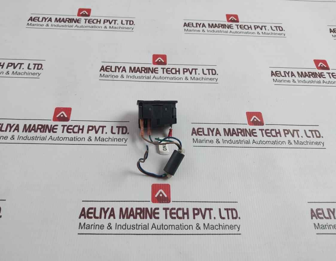 250V Power Connector Socket For Use Only With A 250V Fuse