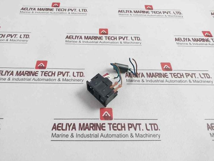 250V Power Connector Socket For Use Only With A 250V Fuse