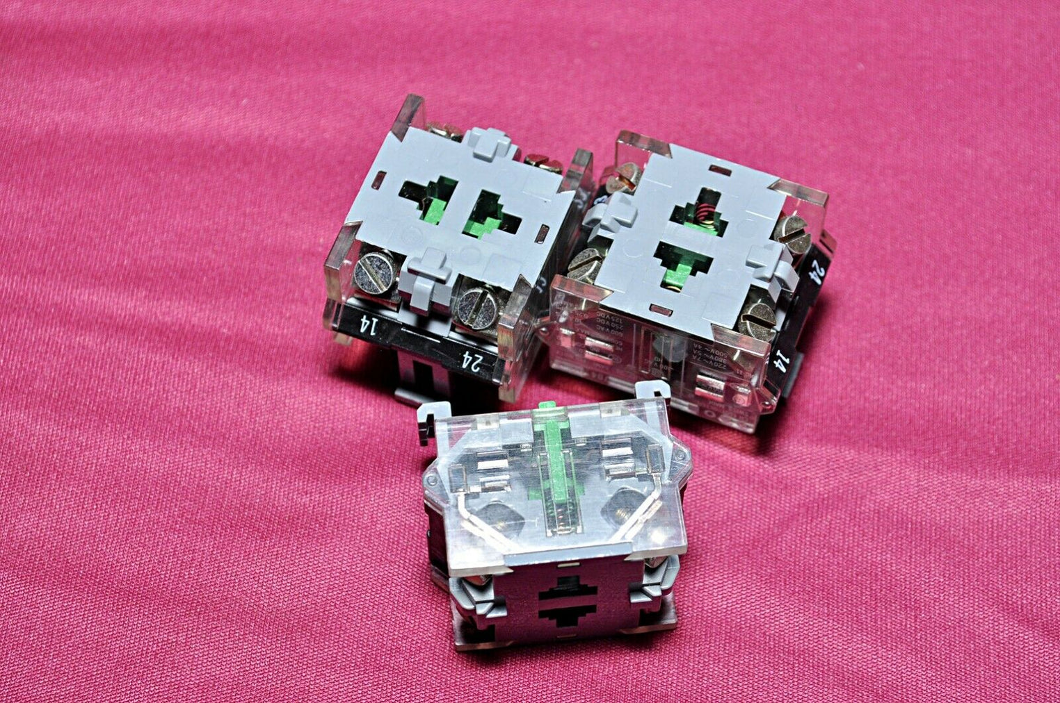 Lot of 3X EAO 704.910.3 Switching Element 10A 500V 220V-7A 600V AC AMP