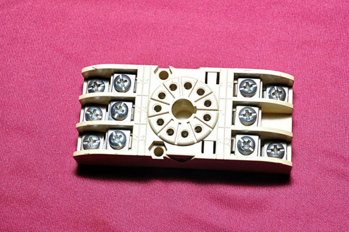electromatic s411 relay socket 10a 300v