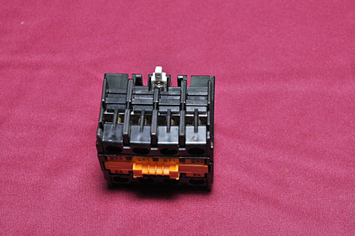 Telemecanique La1-d22 A65 Auxiliary Contact