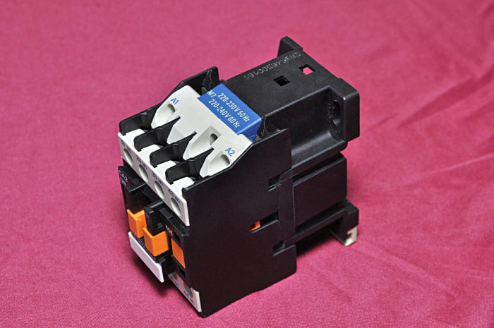 Telemecanique Ca2 Dn40M7 Control Relay 10A 750V