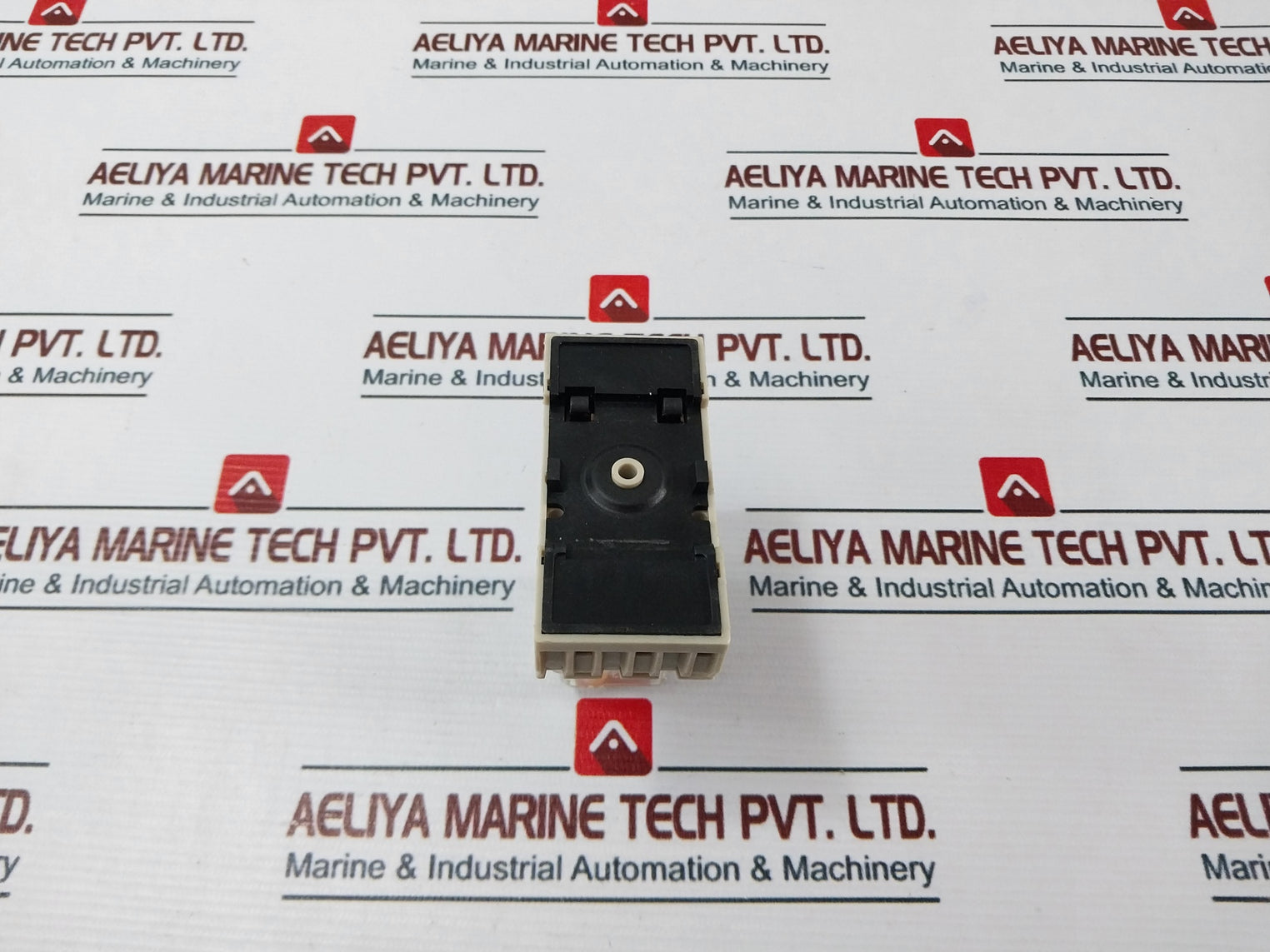 Siemens V23100V9113F206 Plug-in Relay With Base 10A 250V