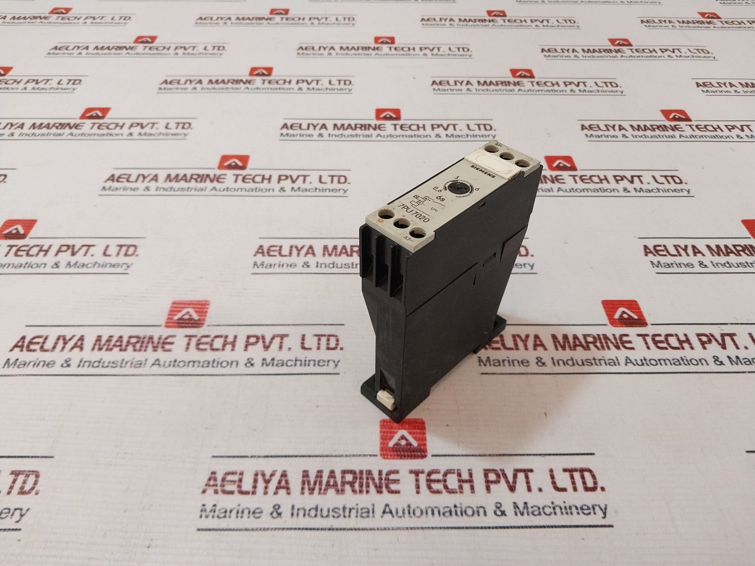 Siemens 7Pu7020-1Cm30 Two Wire Time Relay 60-250V 50/60Hz
