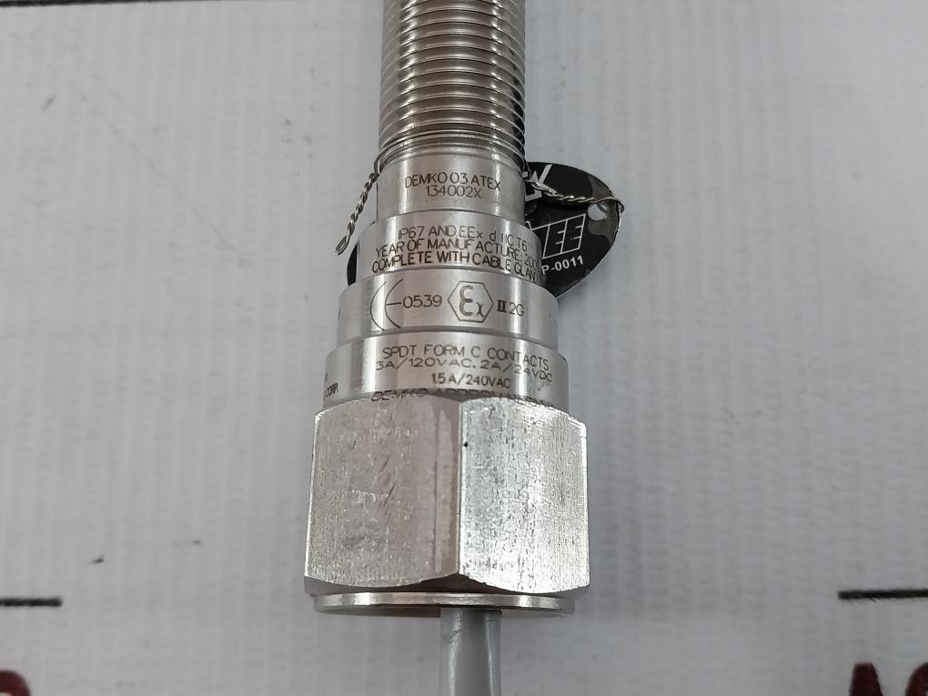 316-c-1-0-00 Westlock 1M Hermetically Sealed Magnetic Proximity Switch