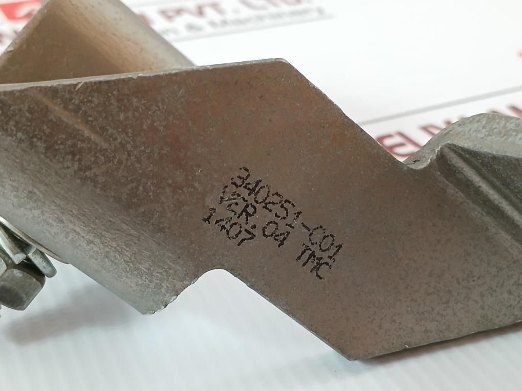 340239-c01 Ver.04 Fabricated Offset Bracket