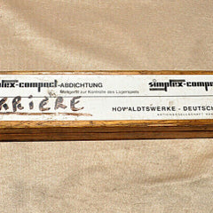Simplex compact seal wear down gauge