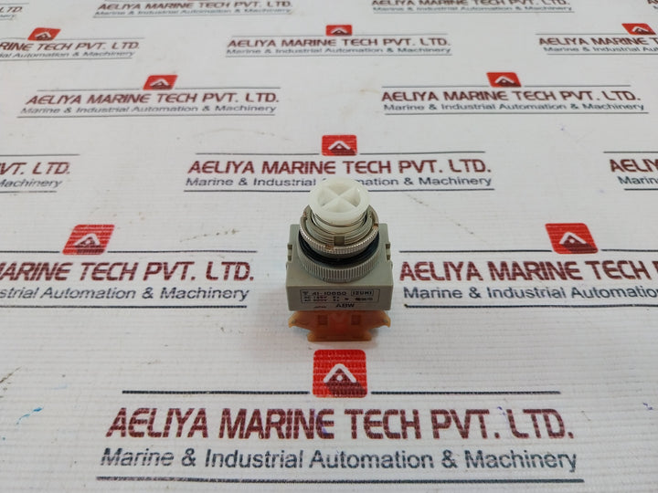 Idec 41-10650 Pushbutton Control Unit 300Vac 5A