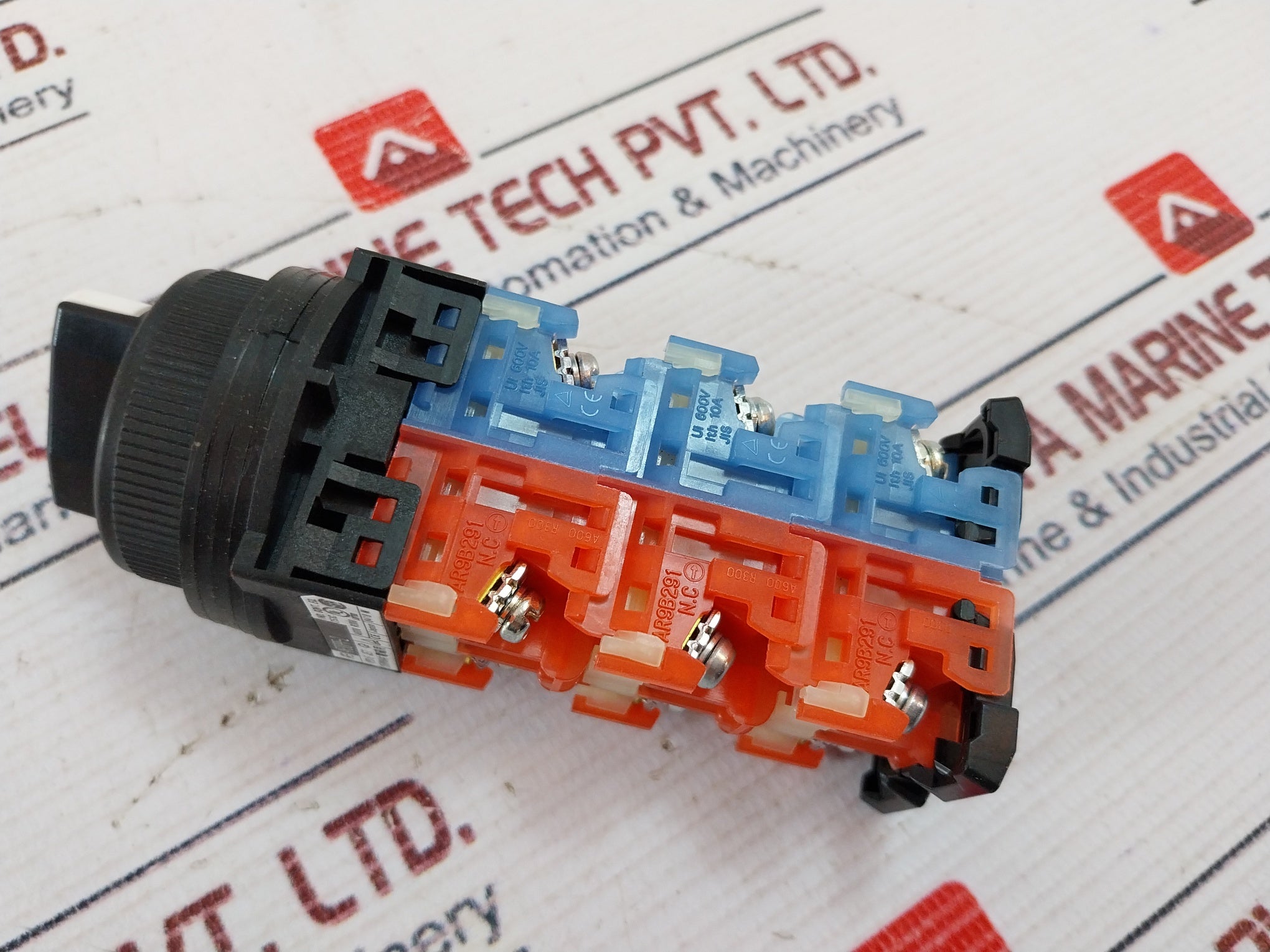 Fuji Electric Ar30Pr-2 Selector Switch 250V 6A Ui600V