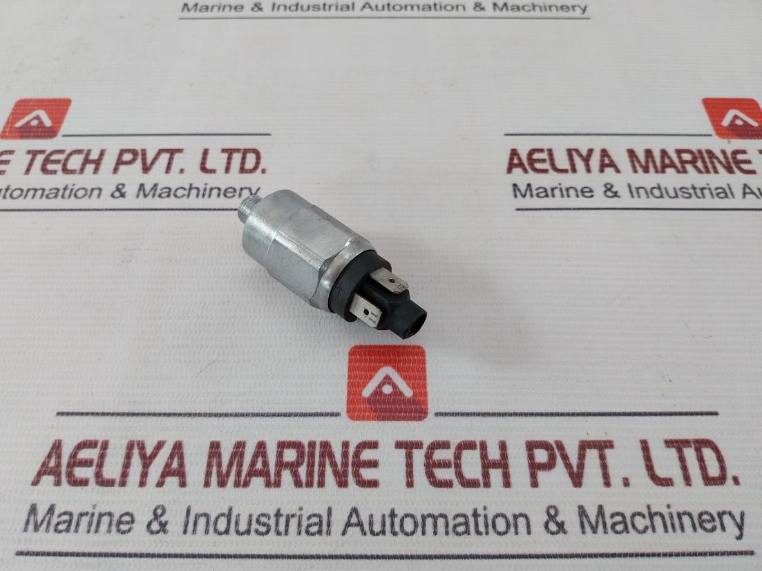 420 070 252 11 Pressure Switch Flat Connector