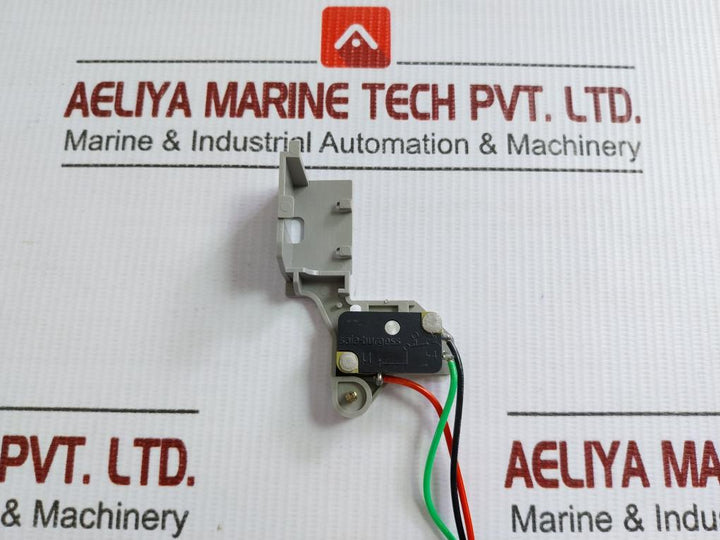 47078 Sde Fault Trip Indication Contact Merlin Gerin