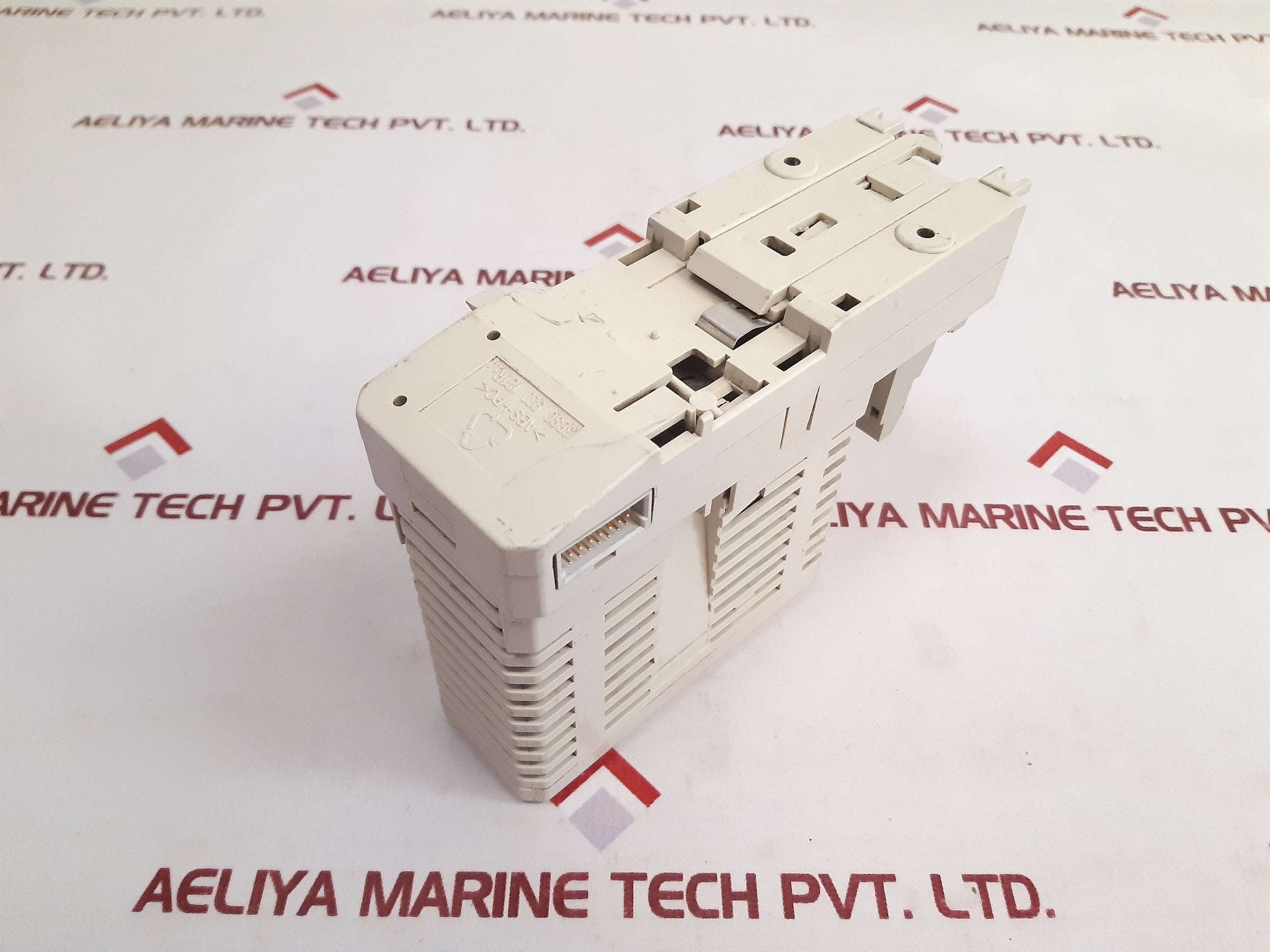 Abb Do810 Digital Output Module 3Bse008510R1 3Bse013230R1 24V 0.5A 55 C