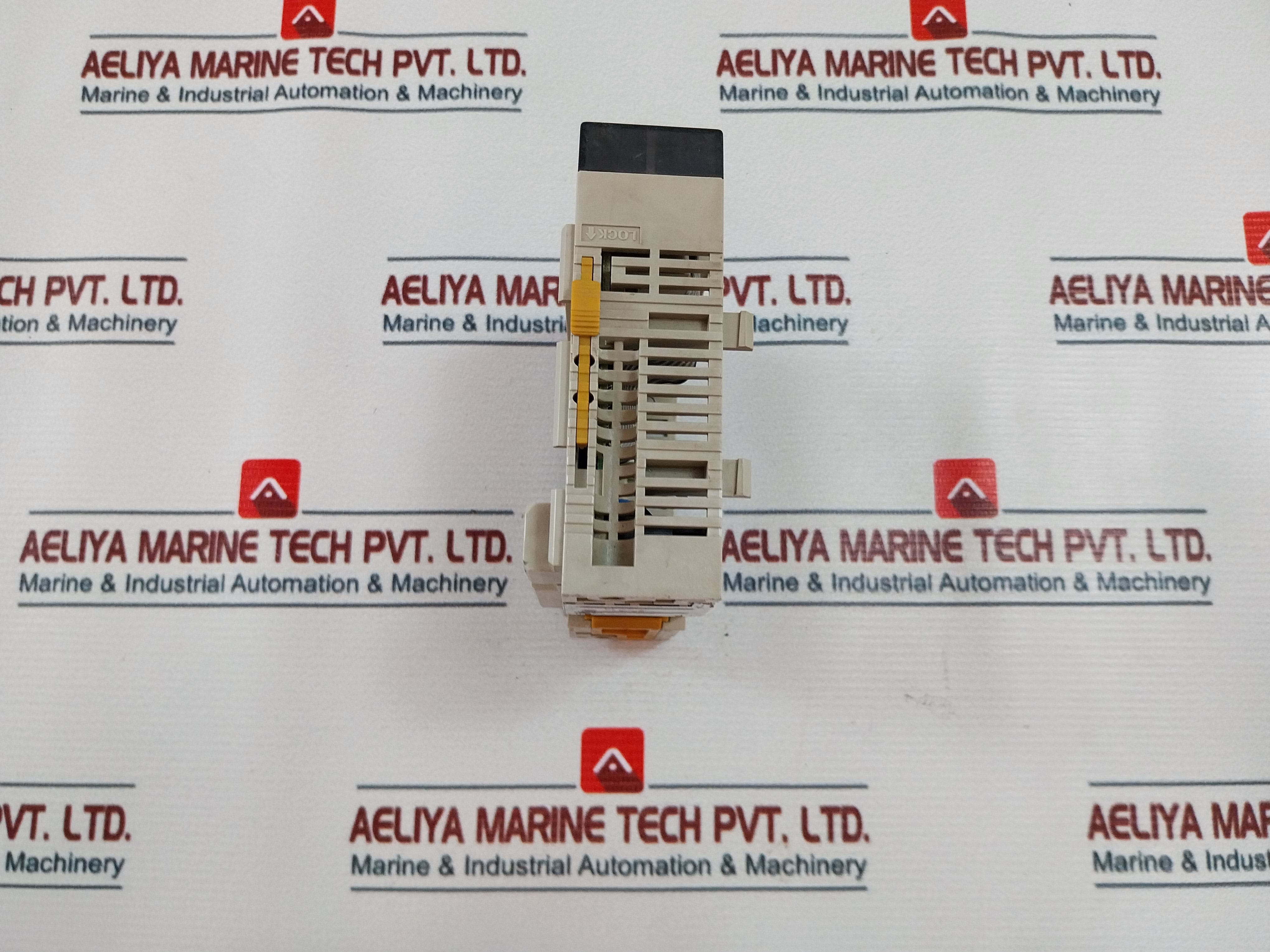 Omron Cqm1-od212 16Points Output Module Unit 5-24Vdc