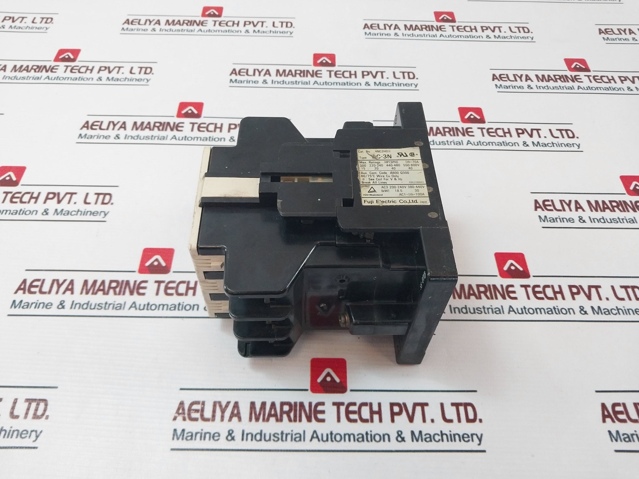 Fuji Electric SC-3N Magnetic Contactor 4NC2H0 100A