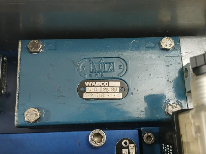 572 616 202 0 Hydraulic Valve Assembly 0-6 Bar Wabco