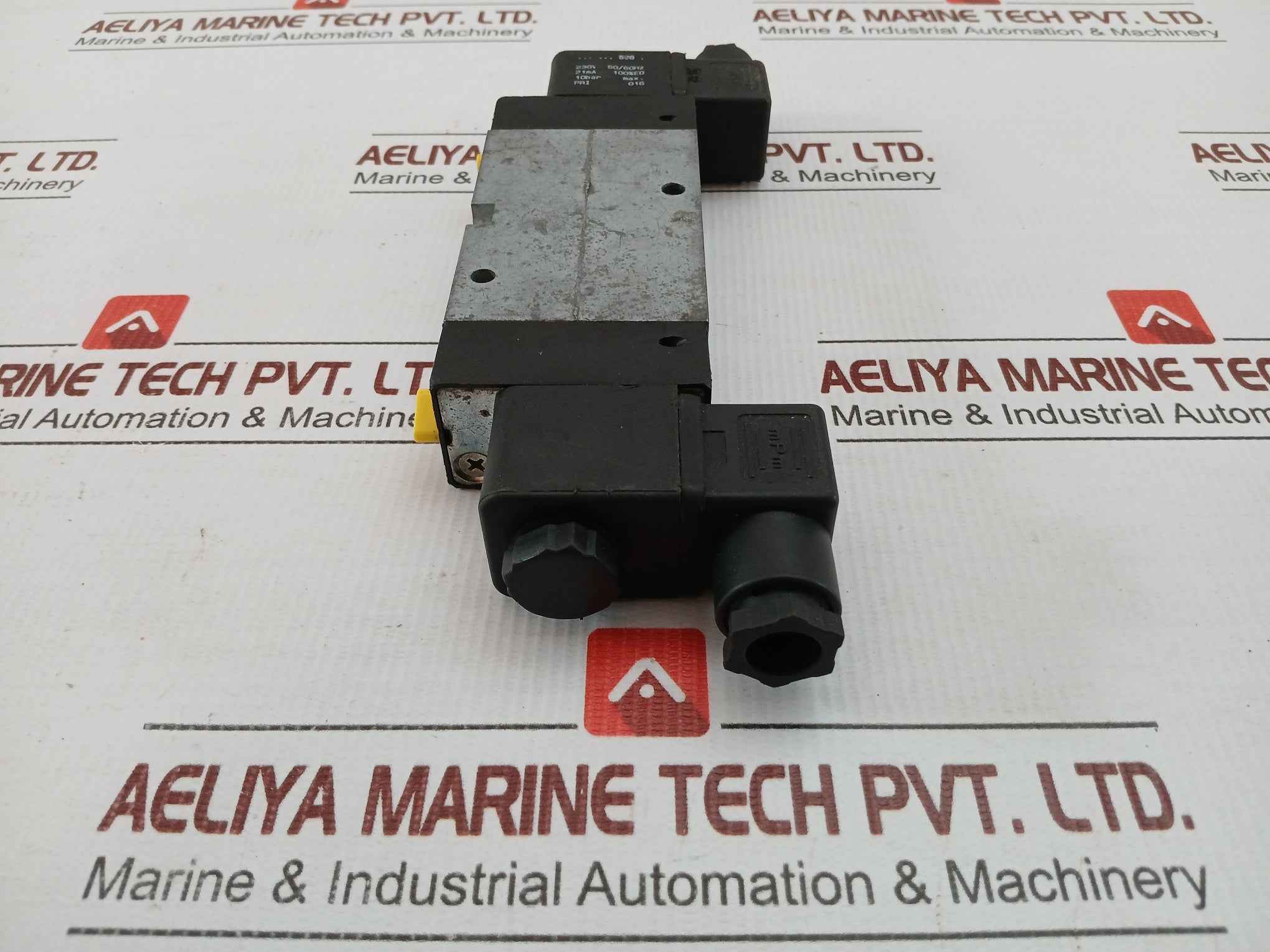 577 627.... 0 Pneumatic Double Solenoid Valve 230V 50/60Hz Rexroth