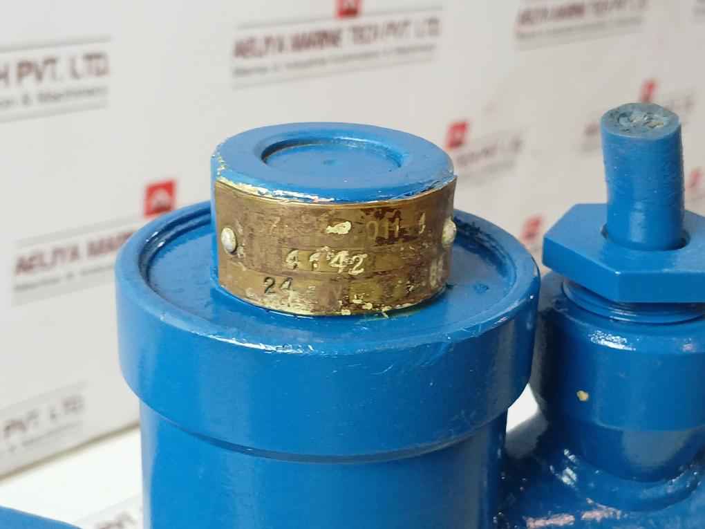 578-45.011-1 Hydraulic Directional Control Valve System 24V