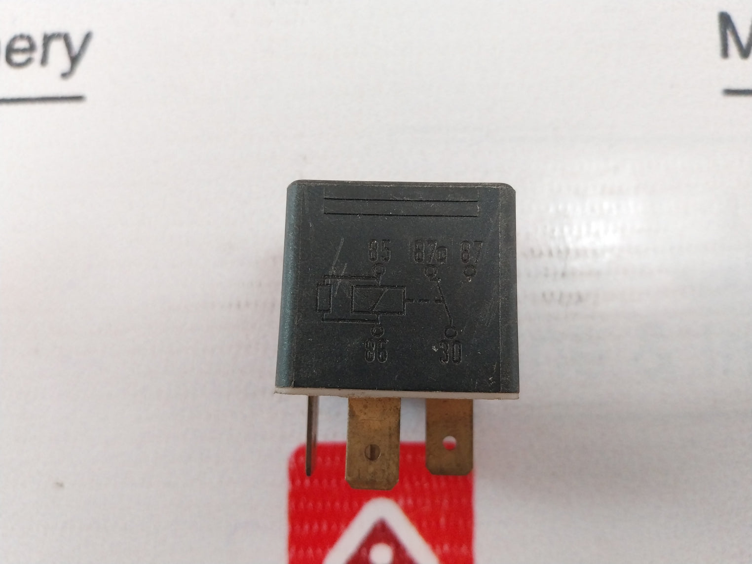 Bosch Volvo 0 332 209 214 Relay 24V