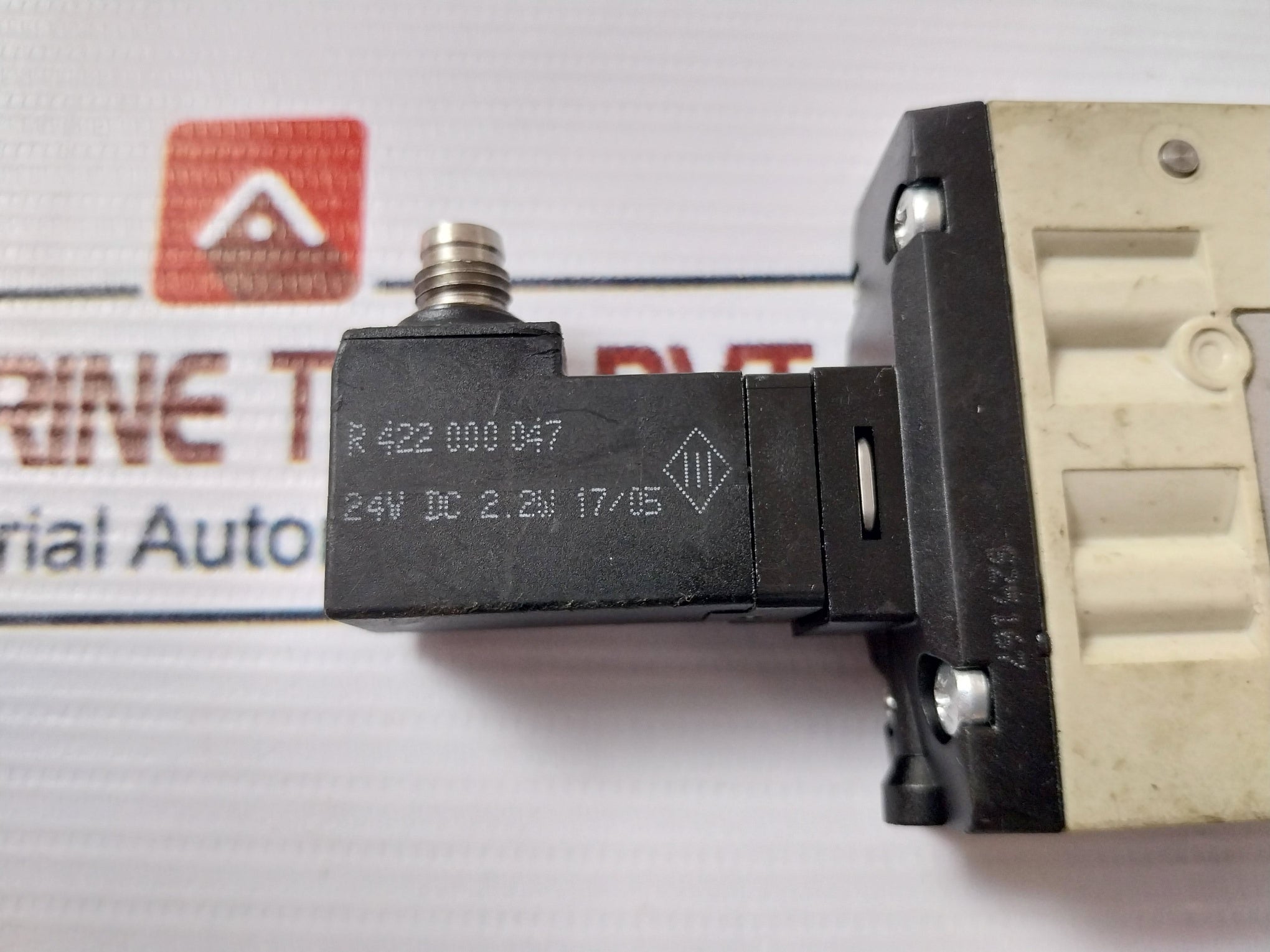 Rexroth R 422 000 047 Pneumatic Directional Control Valve 24V Dc 2.2 W 10 Bar