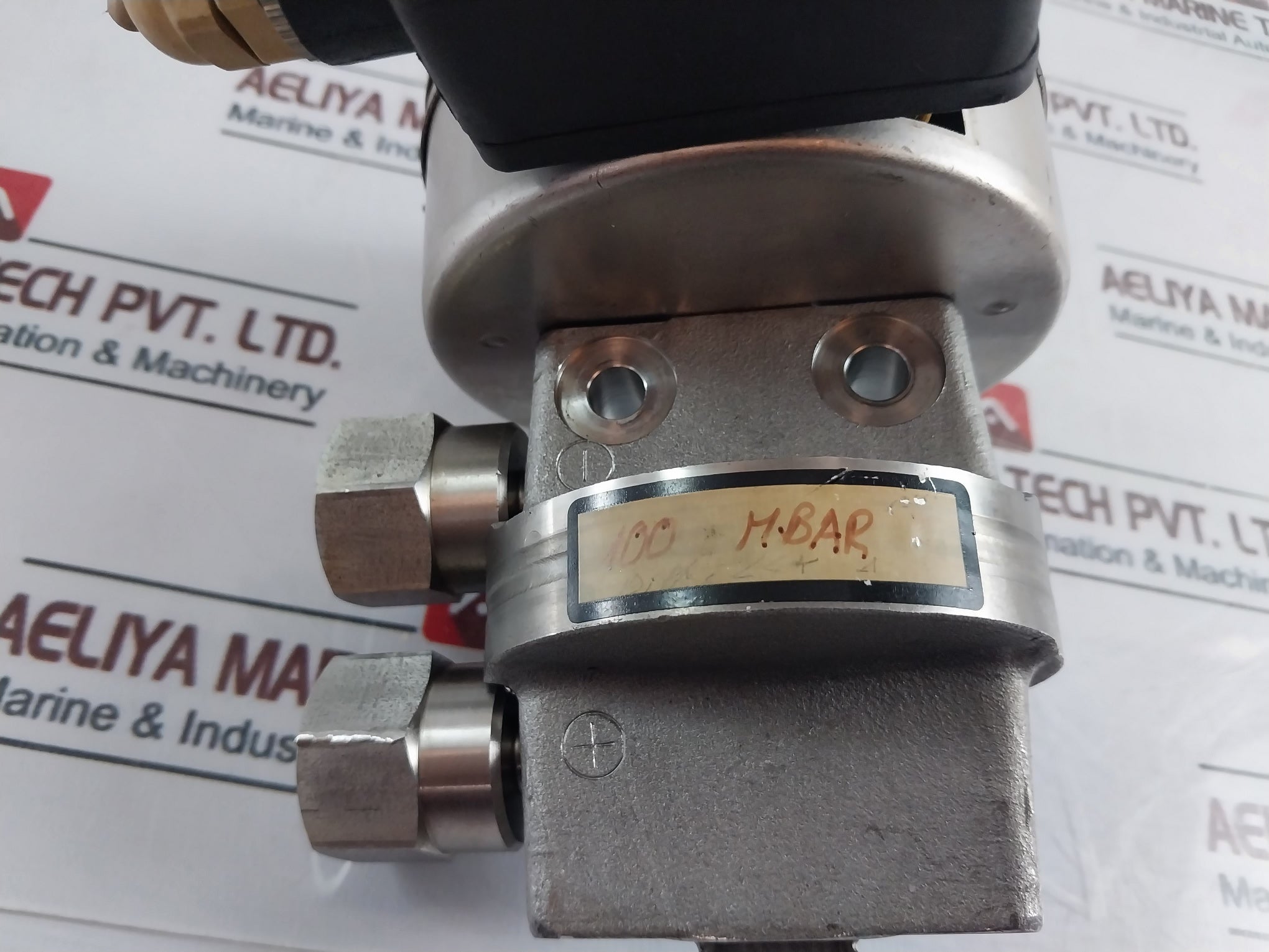 Wika 897.01.1998 Differential Pressure Transmitter 10...30 Vdc